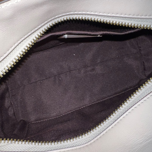 Coach Womens Creamish Handbag | Adjustable Strap | Used once, in great condition - Picture 5 of 5